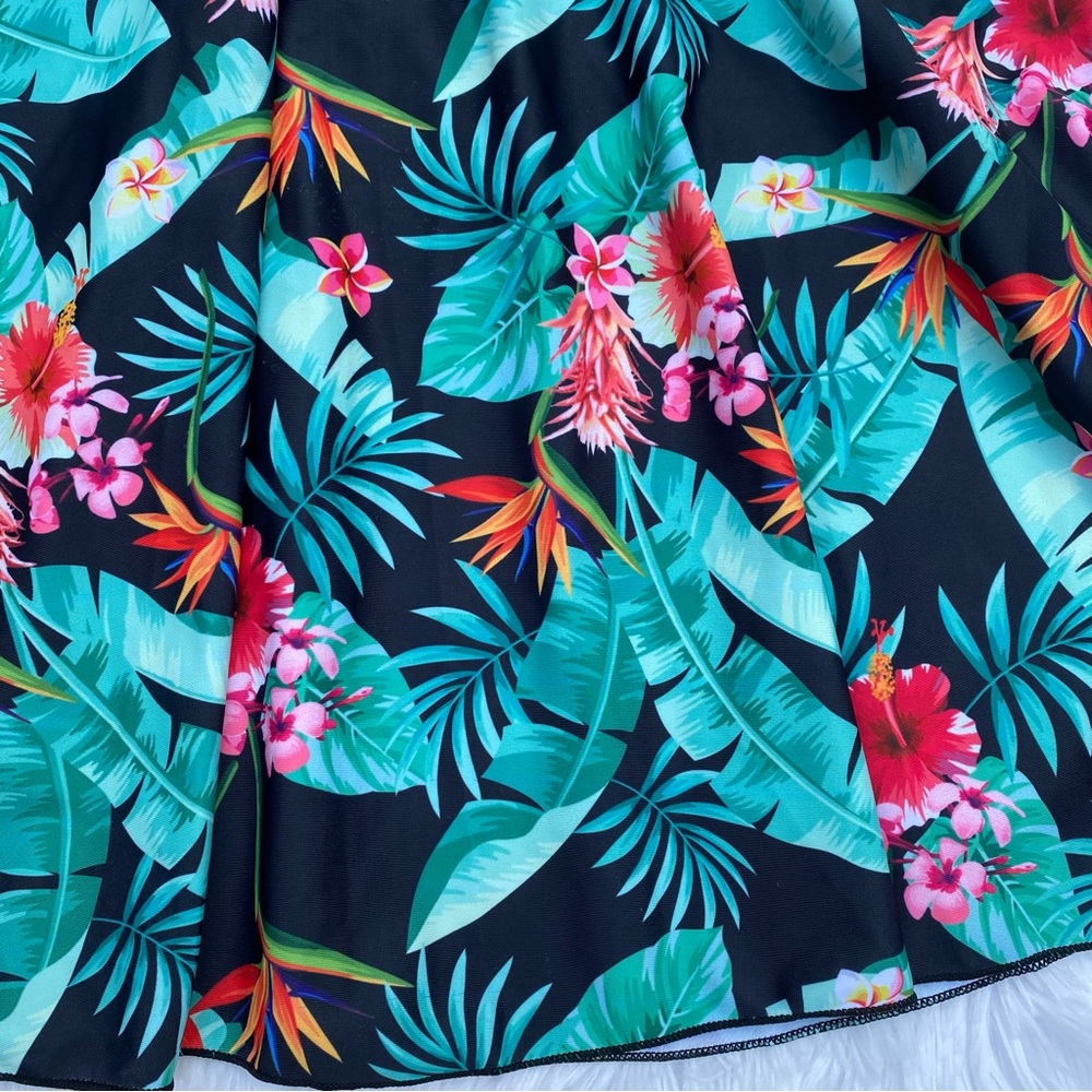 2 Piece Swimsuit With Swim Shorts - Picture 8 of 13
